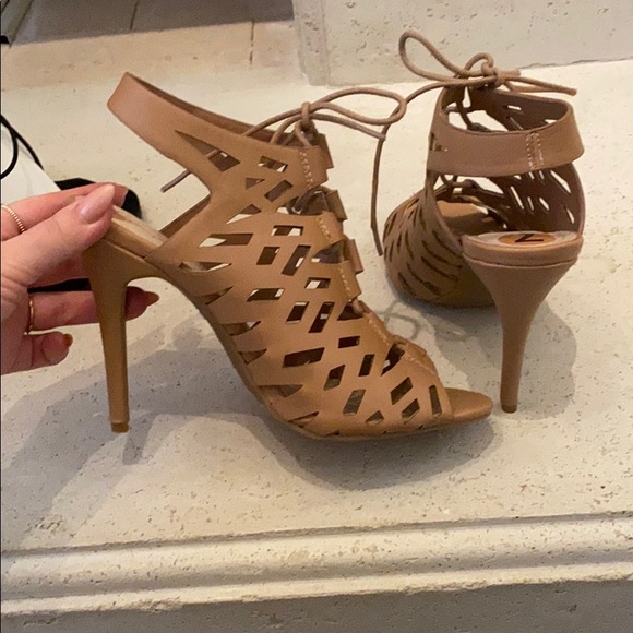 Nude lace up heels - Picture 3 of 3